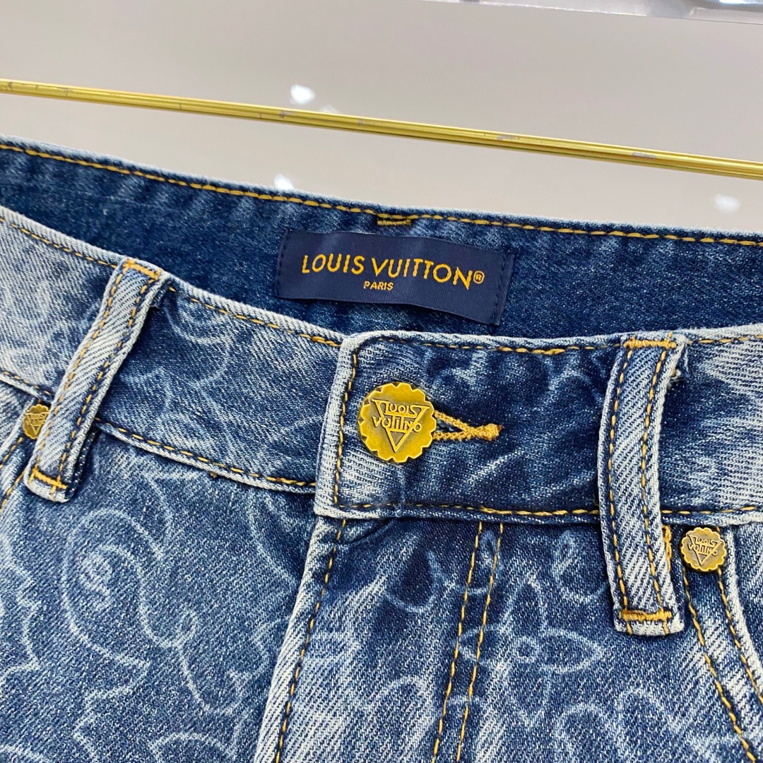  LV 2025春夏新款男士休闲牛仔裤，顶级品质！渠道订单，官网同步出售！！原厂订制牛仔全棉材质！适合休