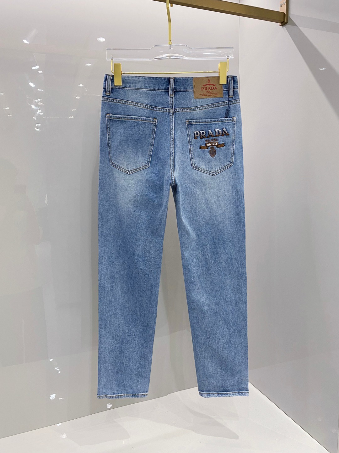  普拉达 2025春夏新款男士休闲牛仔裤，顶级品质！渠道订单，官网同步出售！！原厂订制牛仔全棉材质！适合