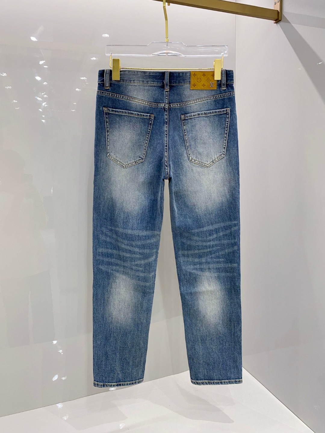  LV 2025春夏新款男士休闲牛仔裤，顶级品质！渠道订单，官网同步出售！！原厂订制牛仔全棉材质！适合休