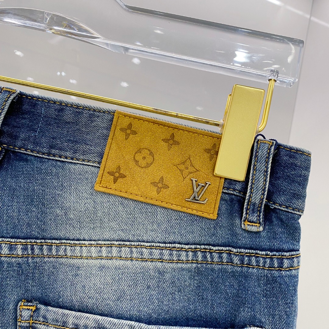  LV 2025春夏新款男士休闲牛仔裤，顶级品质！渠道订单，官网同步出售！！原厂订制牛仔全棉材质！适合休