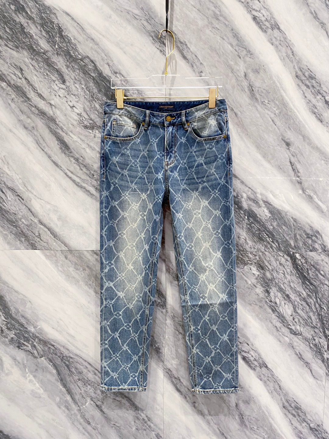 NO:458919,LV 2025 summer new men's casual jeans, top quality!  Channel orders are sold simultaneously on the official website!  !  Original customized denim cotton material!  Suitable for casual/formal outfits ~ the best for daily commuting!  !  Size 29-38 (no 3537), louis vuitton, jeans, alexander wang19860909LV 2025夏季新款男士休闲牛仔裤,顶级品质！渠道订单,官网同步出售！！原厂订制牛仔全棉材质！适合休闲/正装各种搭配～日常通勤的极品！！尺码29-38（没3537）,,louis vuitton,jeans,alexander wang,Men's clothing