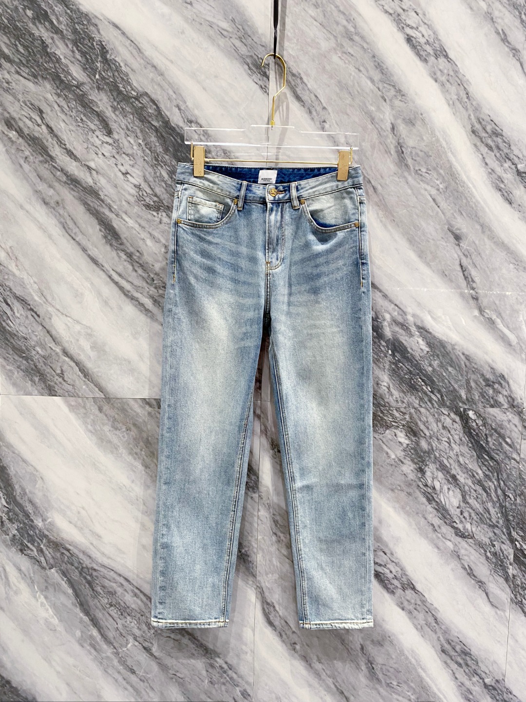 NO:458921,Burberry 2025 summer new men's casual jeans, top quality!  Channel orders are sold simultaneously on the official website!  !  Original customized denim cotton material!  Suitable for casual/formal outfits ~ the best for daily commuting!  !  Size 29-38 (no 3537), Burberry, jeans, alexander wang19860909巴宝莉 2025夏季新款男士休闲牛仔裤,顶级品质！渠道订单,官网同步出售！！原厂订制牛仔全棉材质！适合休闲/正装各种搭配～日常通勤的极品！！尺码29-38（没3537）,,burberry,jeans,alexander wang,Men's clothing