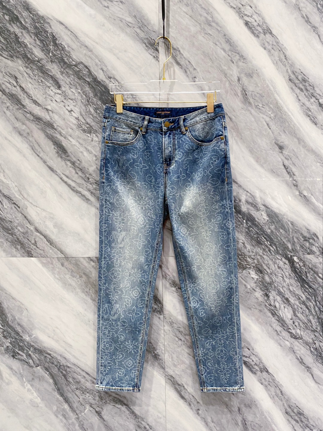 NO:458925,LV 2025 summer new men's casual jeans, top quality!  Channel orders are sold simultaneously on the official website!  !  Original customized denim cotton material!  Suitable for casual/formal outfits ~ the best for daily commuting!  !  Size 29-38 (no 3537), louis vuitton, jeans, alexander wang19860909LV 2025夏季新款男士休闲牛仔裤,顶级品质！渠道订单,官网同步出售！！原厂订制牛仔全棉材质！适合休闲/正装各种搭配～日常通勤的极品！！尺码29-38（没3537）,,louis vuitton,jeans,alexander wang,Men's clothing