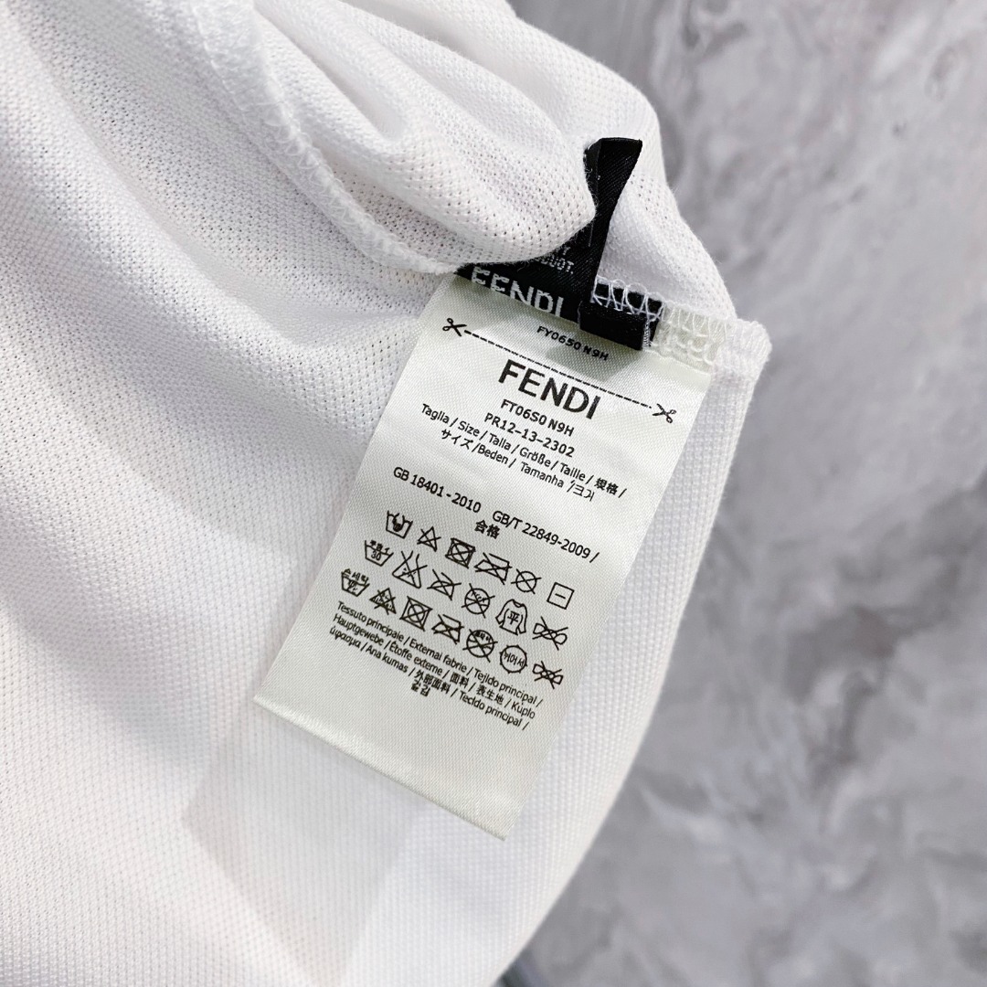 芬迪 2026ss夏季新款 logo男士翻领Polo衫！经典商务男款，高端男装的天花板级别的商务男款！简