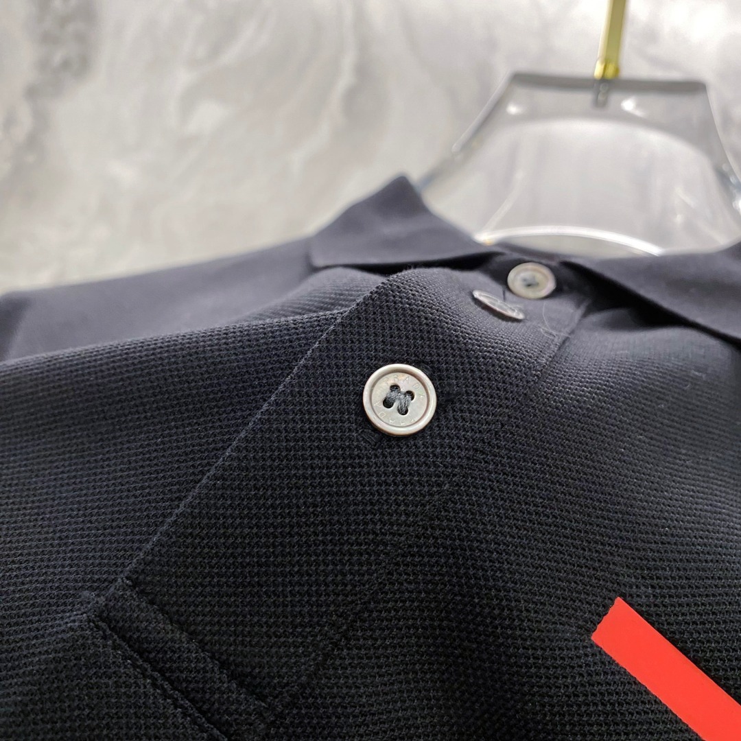 普拉达 2026ss夏季新款 logo男士翻领Polo衫！经典商务男款，高端男装的天花板级别的商务男款！