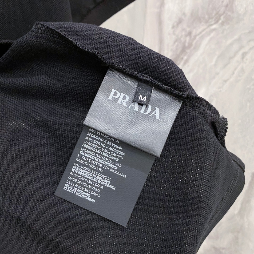 普拉达 2026ss夏季新款 logo男士翻领Polo衫！经典商务男款，高端男装的天花板级别的商务男款！