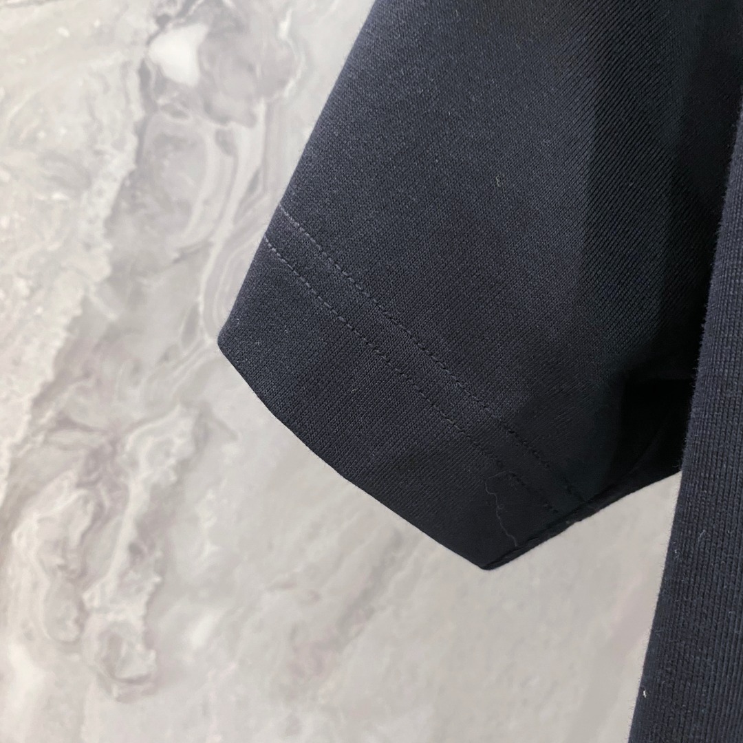 巴宝莉 2026夏装新款男女同款👫短袖T恤，！定制专属纯棉面料，定制原版工艺螺纹，胸前重工字母logo工