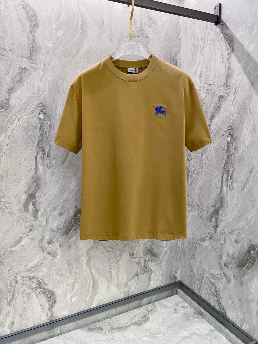 巴宝莉 2026夏装新款男女同款👫短袖T恤，！定制专属纯棉面料，定制原版工艺螺纹，胸前重工字母logo工