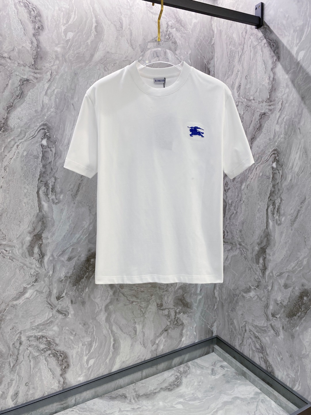巴宝莉 2026夏装新款男女同款👫短袖T恤，！定制专属纯棉面料，定制原版工艺螺纹，胸前重工字母logo工