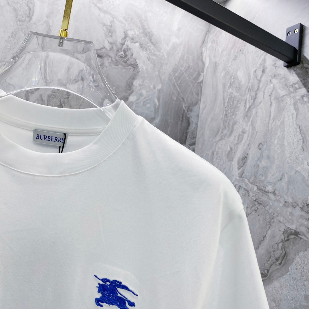 巴宝莉 2026夏装新款男女同款👫短袖T恤，！定制专属纯棉面料，定制原版工艺螺纹，胸前重工字母logo工