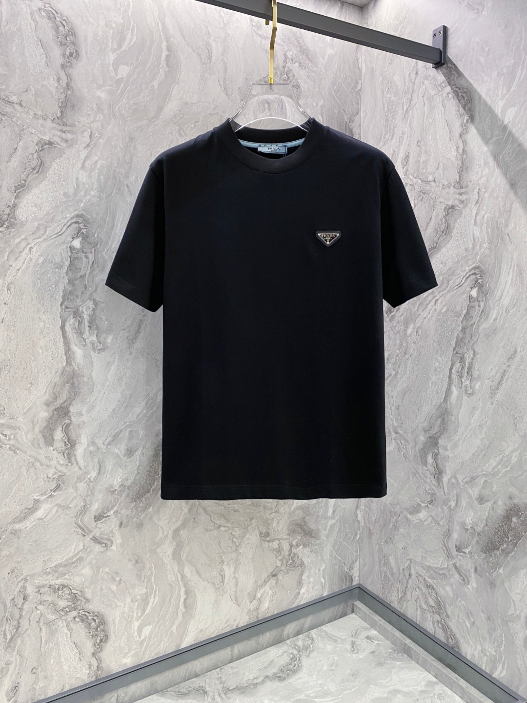 普拉达 2026夏装新款男女同款👫短袖T恤，！定制专属纯棉面料，定制原版工艺螺纹，胸前重工字母logo工