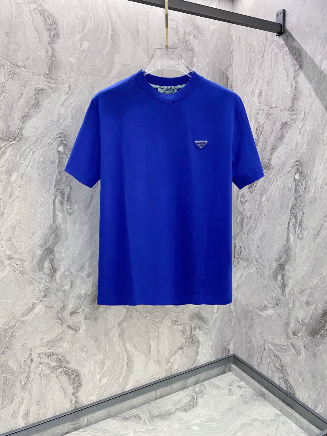 普拉达 2026夏装新款男女同款👫短袖T恤，！定制专属纯棉面料，定制原版工艺螺纹，胸前重工字母logo工