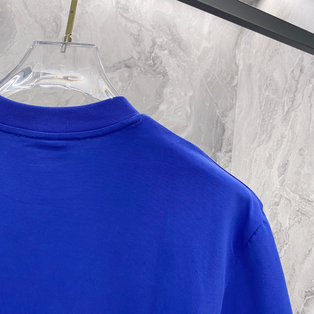 普拉达 2026夏装新款男女同款👫短袖T恤，！定制专属纯棉面料，定制原版工艺螺纹，胸前重工字母logo工