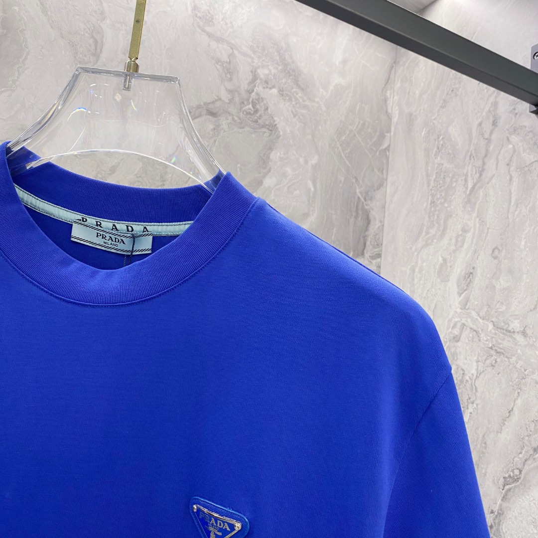 普拉达 2026夏装新款男女同款👫短袖T恤，！定制专属纯棉面料，定制原版工艺螺纹，胸前重工字母logo工