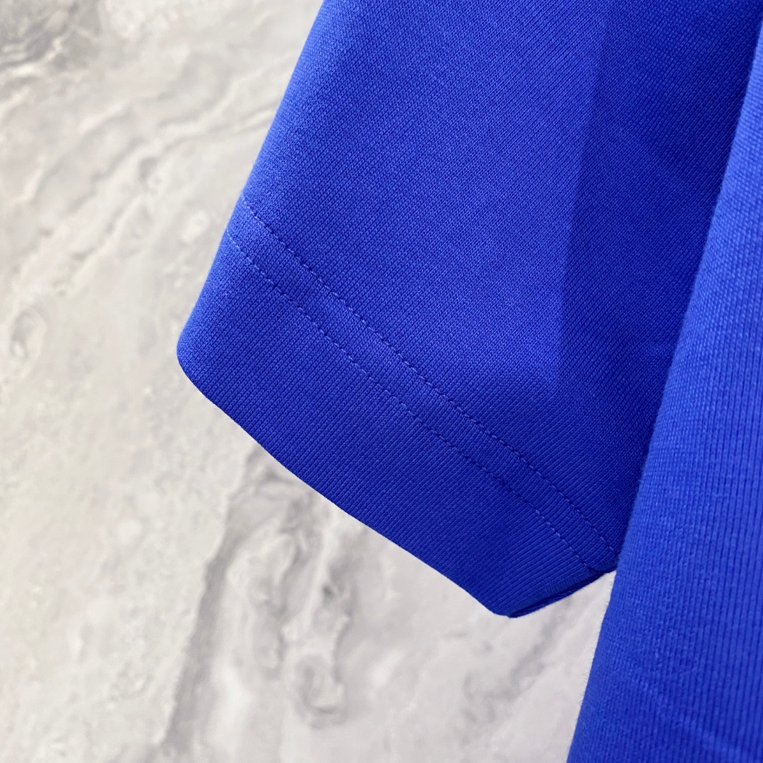 普拉达 2026夏装新款男女同款👫短袖T恤，！定制专属纯棉面料，定制原版工艺螺纹，胸前重工字母logo工