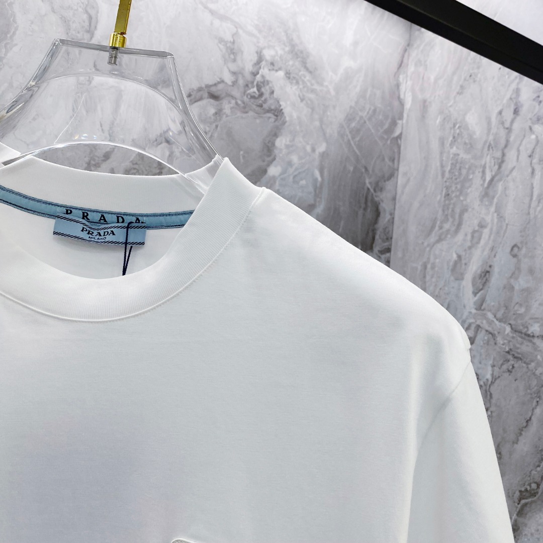 普拉达 2026夏装新款男女同款👫短袖T恤，！定制专属纯棉面料，定制原版工艺螺纹，胸前重工字母logo工