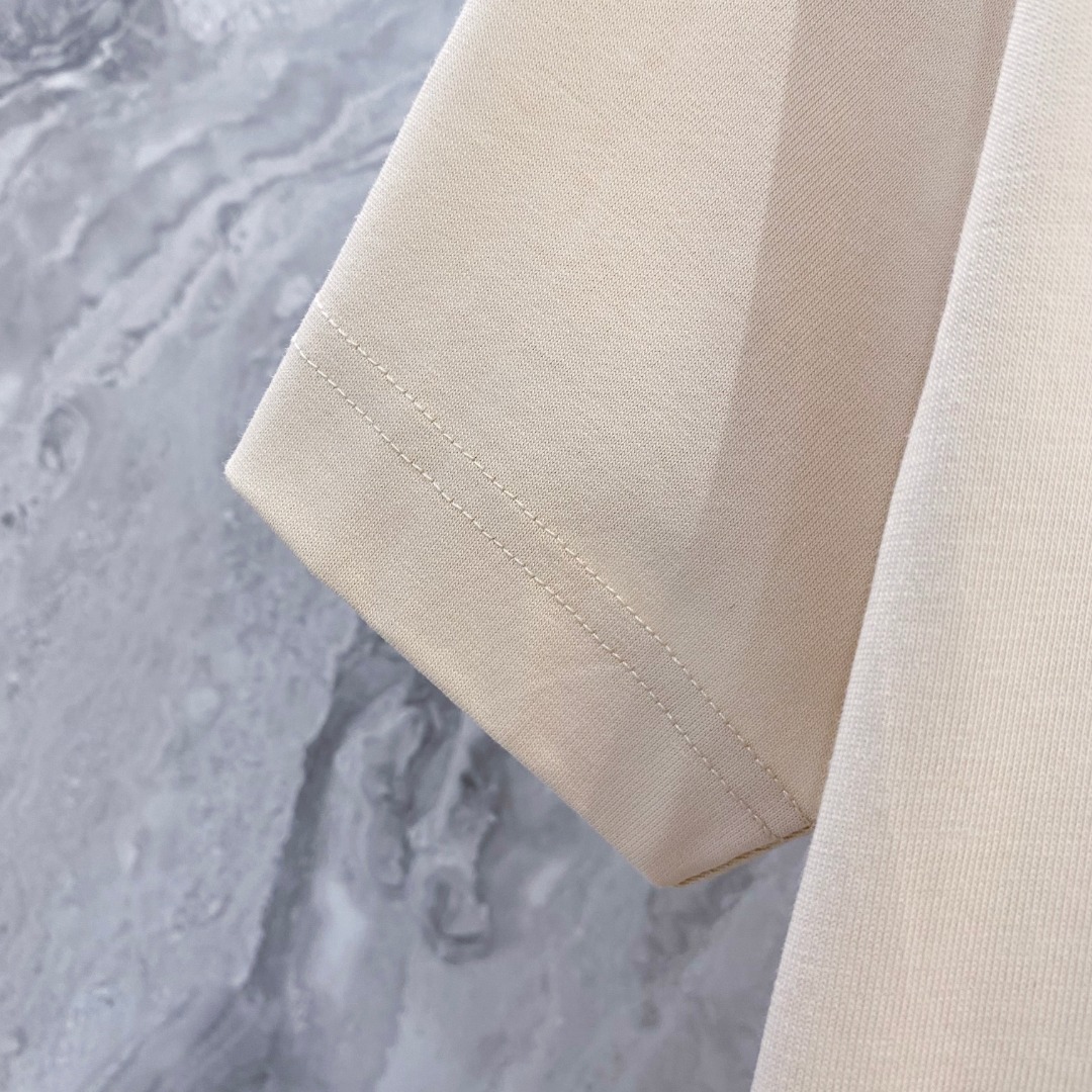 普拉达 2026夏装新款男女同款👫短袖T恤，！定制专属纯棉面料，定制原版工艺螺纹，胸前重工字母logo工