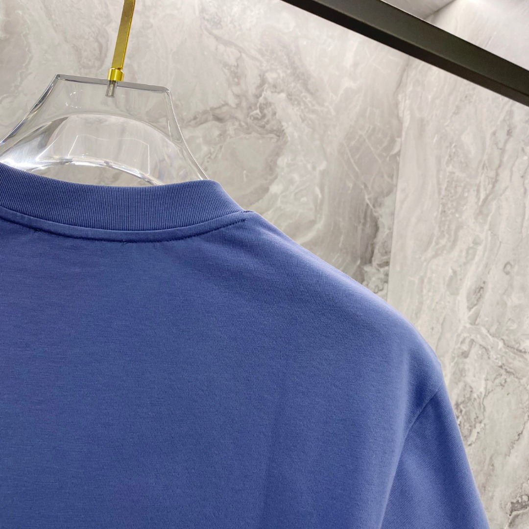 普拉达 2026夏装新款男女同款👫短袖T恤，！定制专属纯棉面料，定制原版工艺螺纹，胸前重工字母logo工