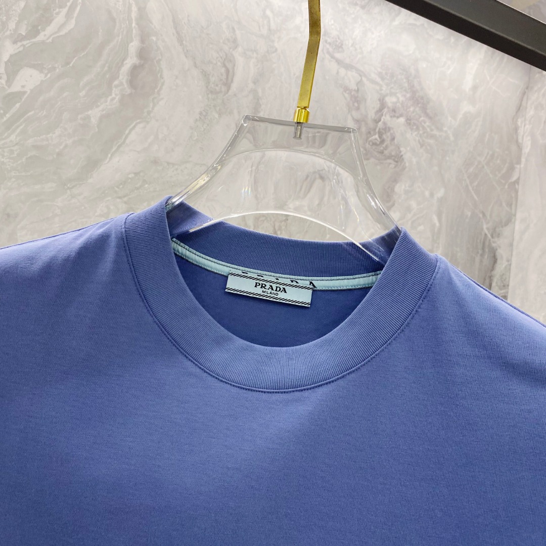 普拉达 2026夏装新款男女同款👫短袖T恤，！定制专属纯棉面料，定制原版工艺螺纹，胸前重工字母logo工
