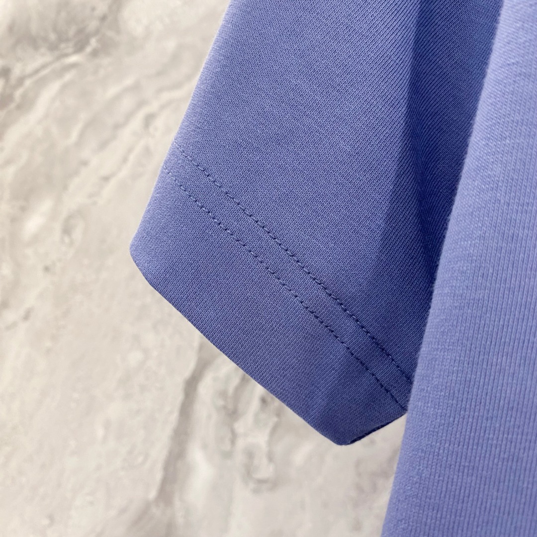 普拉达 2026夏装新款男女同款👫短袖T恤，！定制专属纯棉面料，定制原版工艺螺纹，胸前重工字母logo工