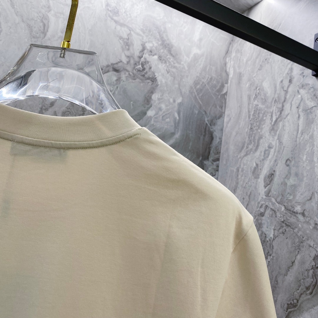普拉达 2026夏装新款男女同款👫短袖T恤，！定制专属纯棉面料，定制原版工艺螺纹，胸前重工字母logo工