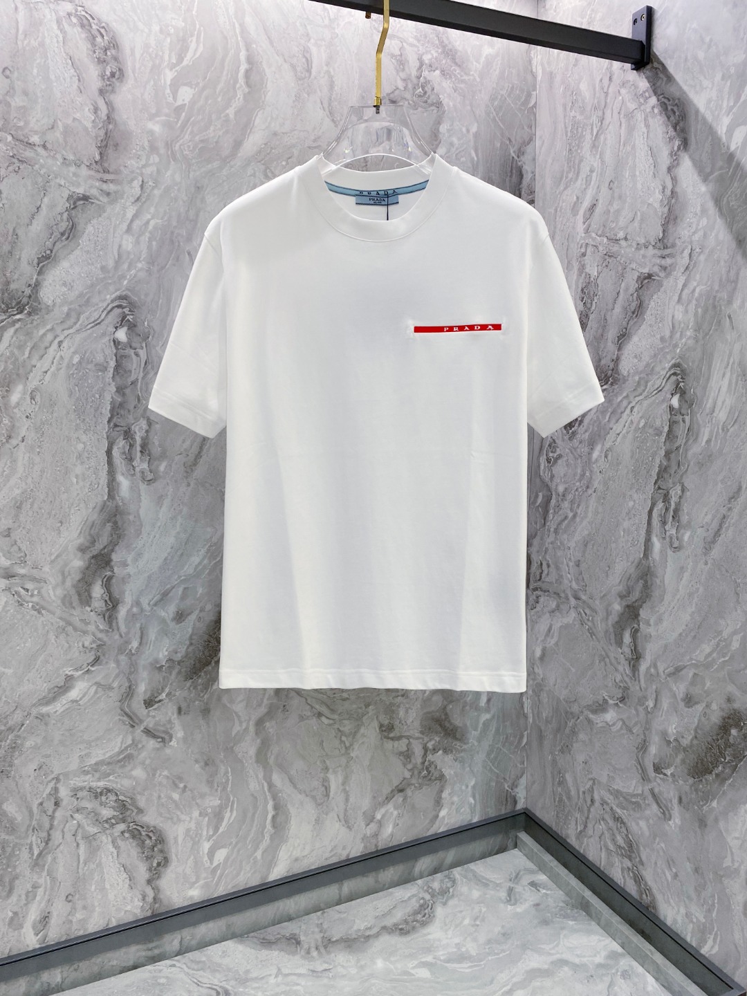 普拉达 2026夏装新款男女同款👫短袖T恤，！定制专属纯棉面料，定制原版工艺螺纹，胸前重工字母logo工