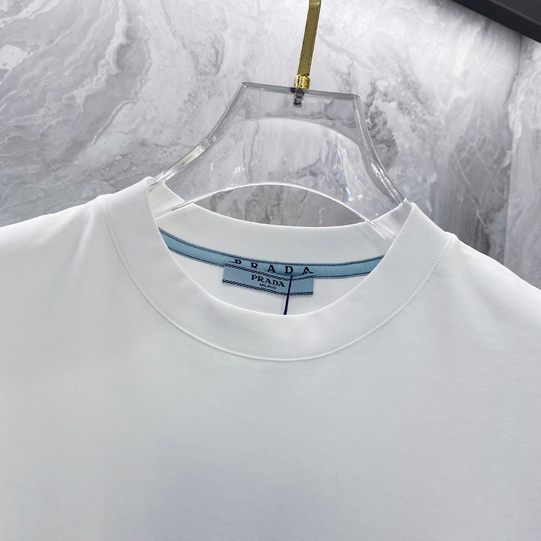 普拉达 2026夏装新款男女同款👫短袖T恤，！定制专属纯棉面料，定制原版工艺螺纹，胸前重工字母logo工