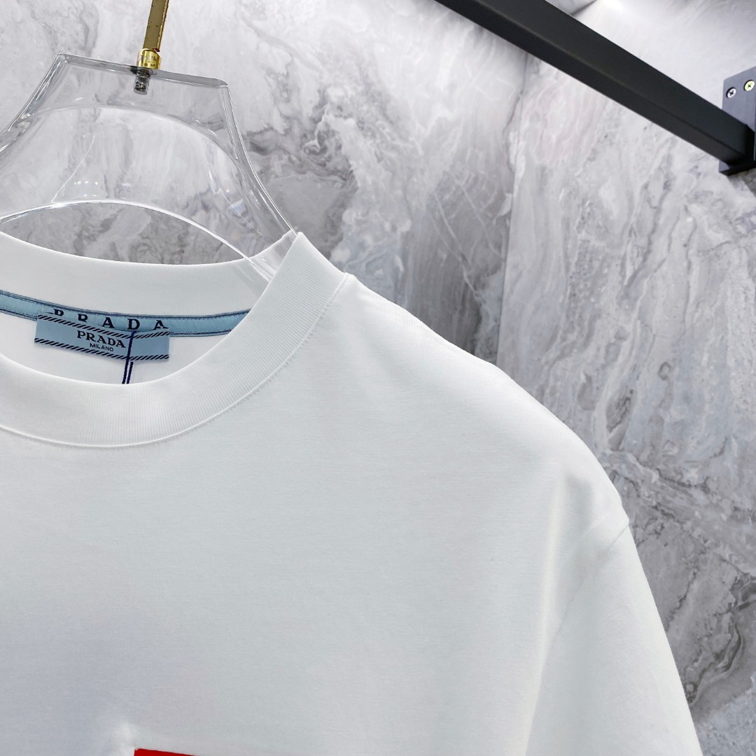 普拉达 2026夏装新款男女同款👫短袖T恤，！定制专属纯棉面料，定制原版工艺螺纹，胸前重工字母logo工