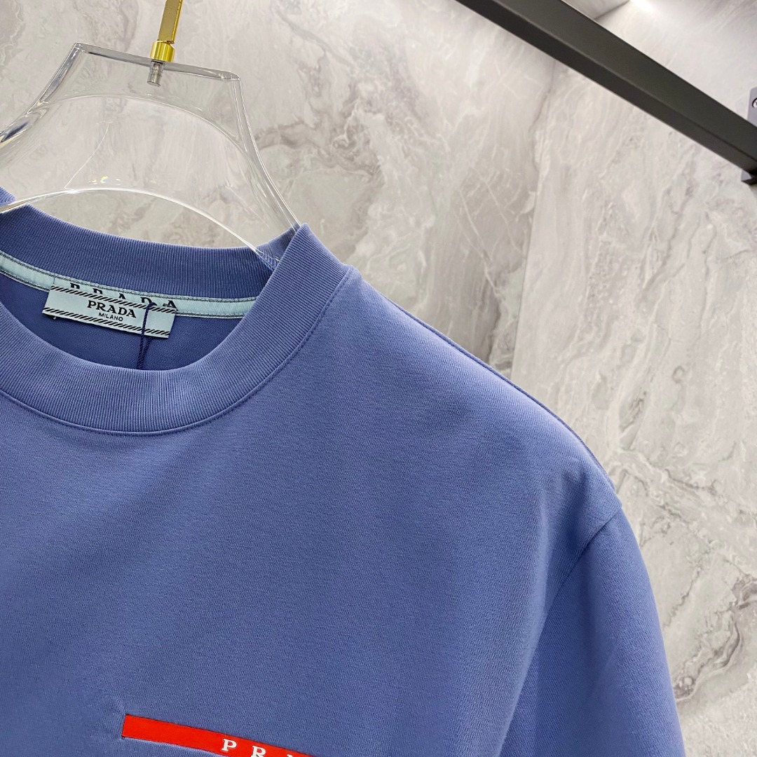 普拉达 2026夏装新款男女同款👫短袖T恤，！定制专属纯棉面料，定制原版工艺螺纹，胸前重工字母logo工