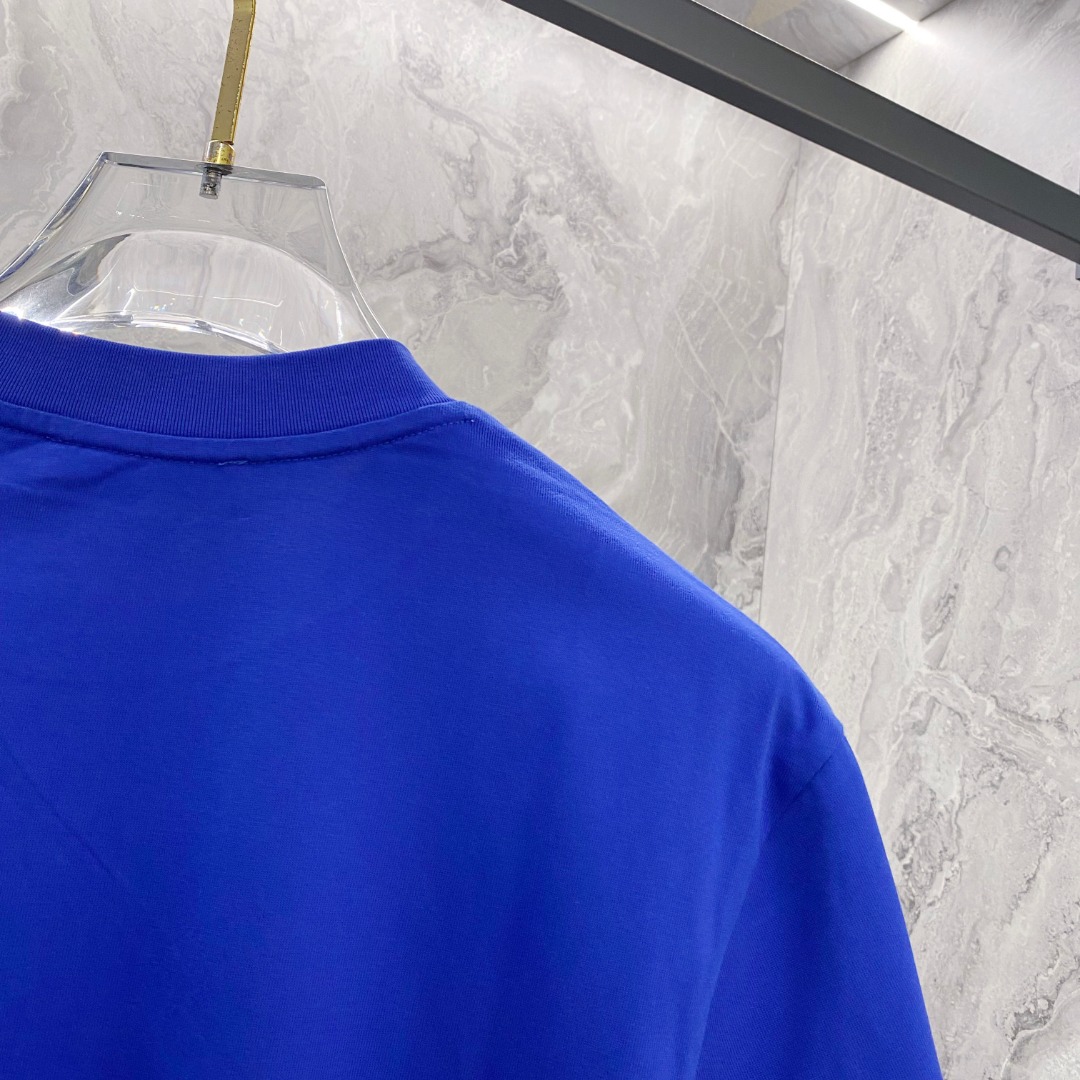 普拉达 2026夏装新款男女同款👫短袖T恤，！定制专属纯棉面料，定制原版工艺螺纹，胸前重工字母logo工