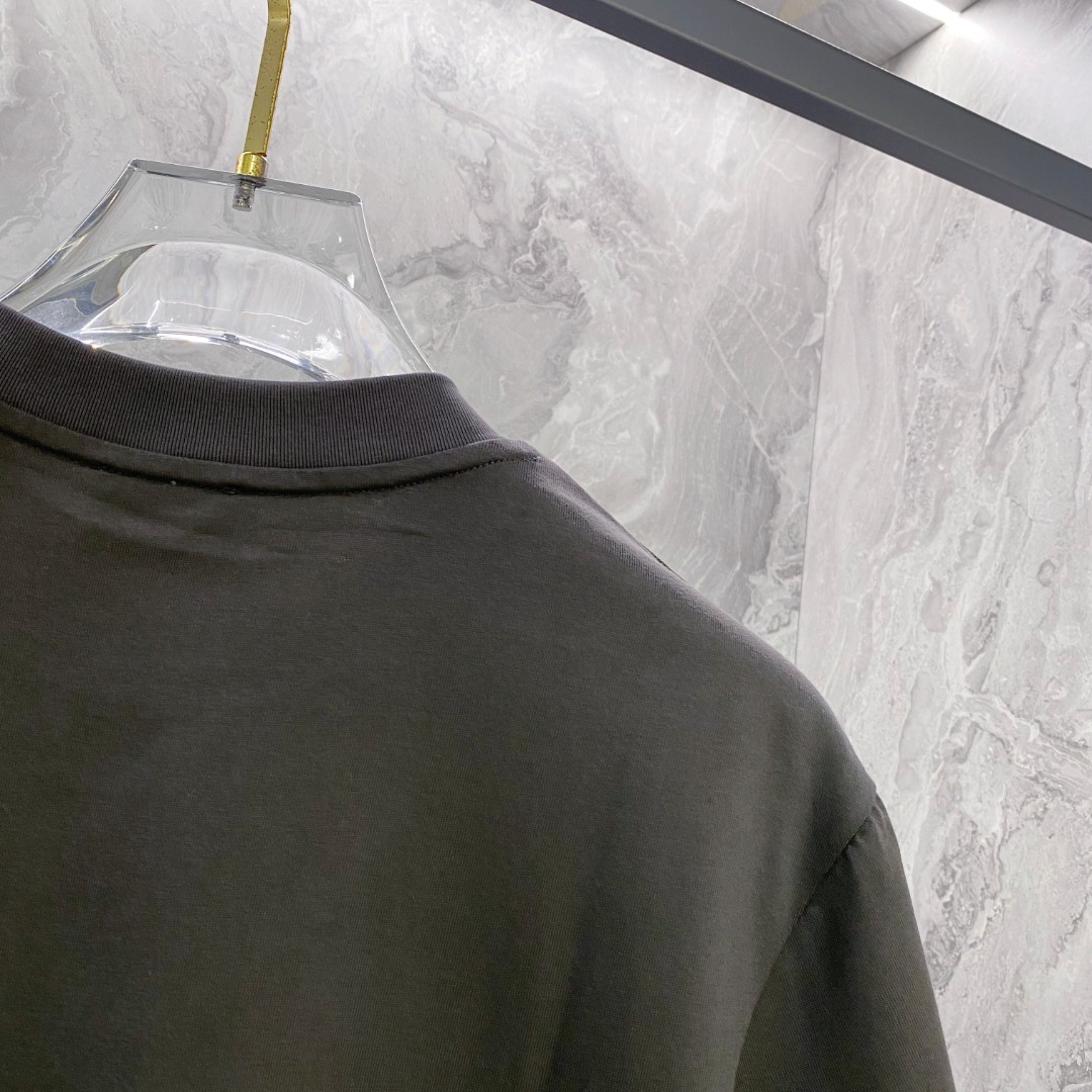 蒙口 2026夏装新款男女同款👫短袖T恤，！定制专属纯棉面料，定制原版工艺螺纹，胸前重工字母logo工艺