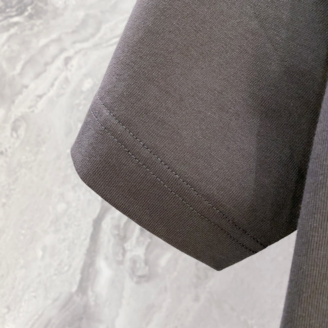 蒙口 2026夏装新款男女同款👫短袖T恤，！定制专属纯棉面料，定制原版工艺螺纹，胸前重工字母logo工艺