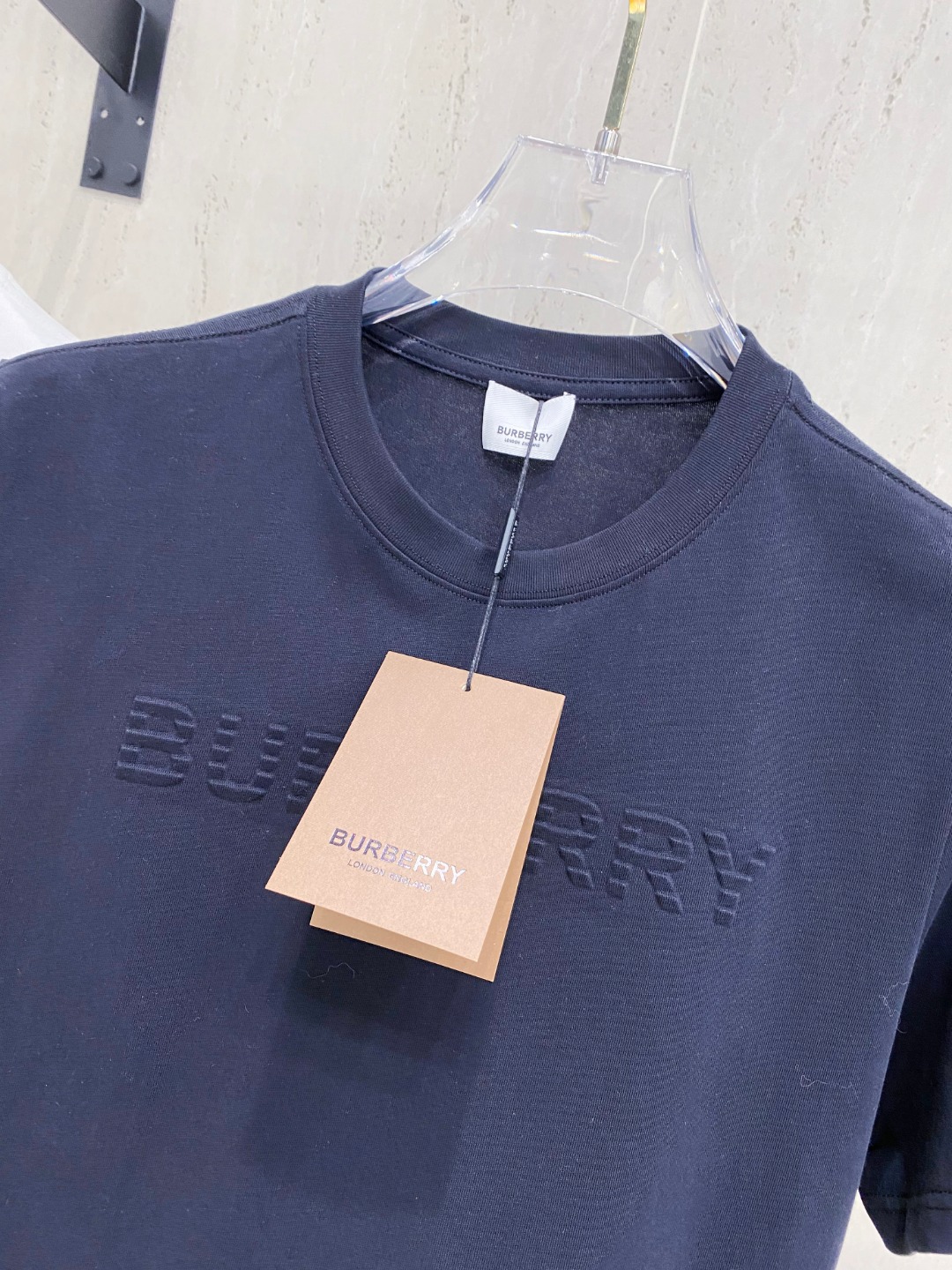 巴宝*Burberry 25SS春夏新款首发专柜最新款短袖圆领T恤 高端订制 设计前卫时尚！品牌logo