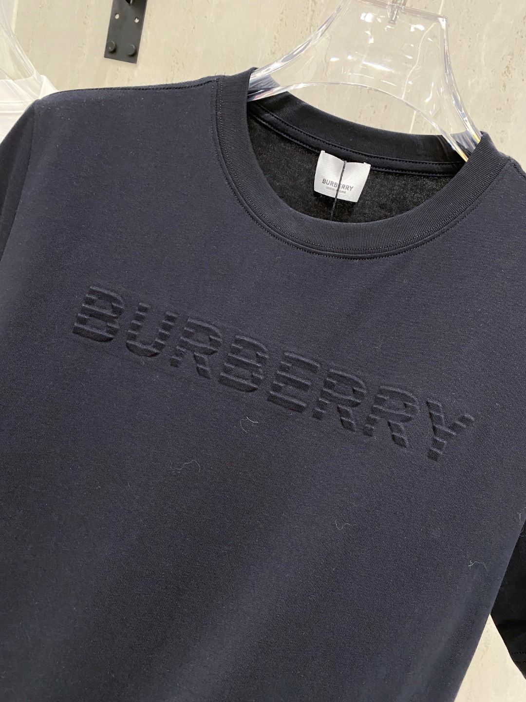 巴宝*Burberry 25SS春夏新款首发专柜最新款短袖圆领T恤 高端订制 设计前卫时尚！品牌logo