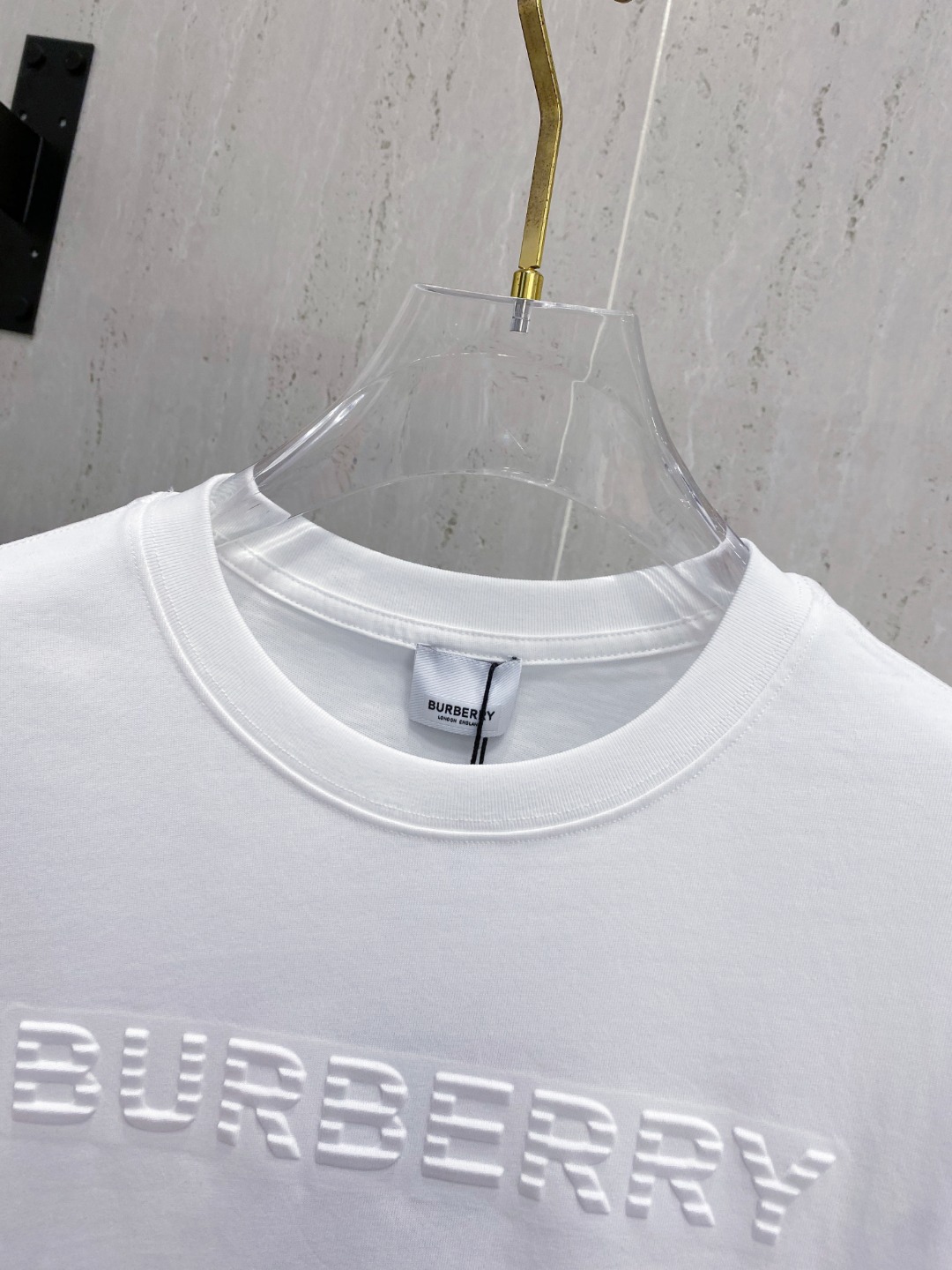 巴宝*Burberry 25SS春夏新款首发专柜最新款短袖圆领T恤 高端订制 设计前卫时尚！品牌logo