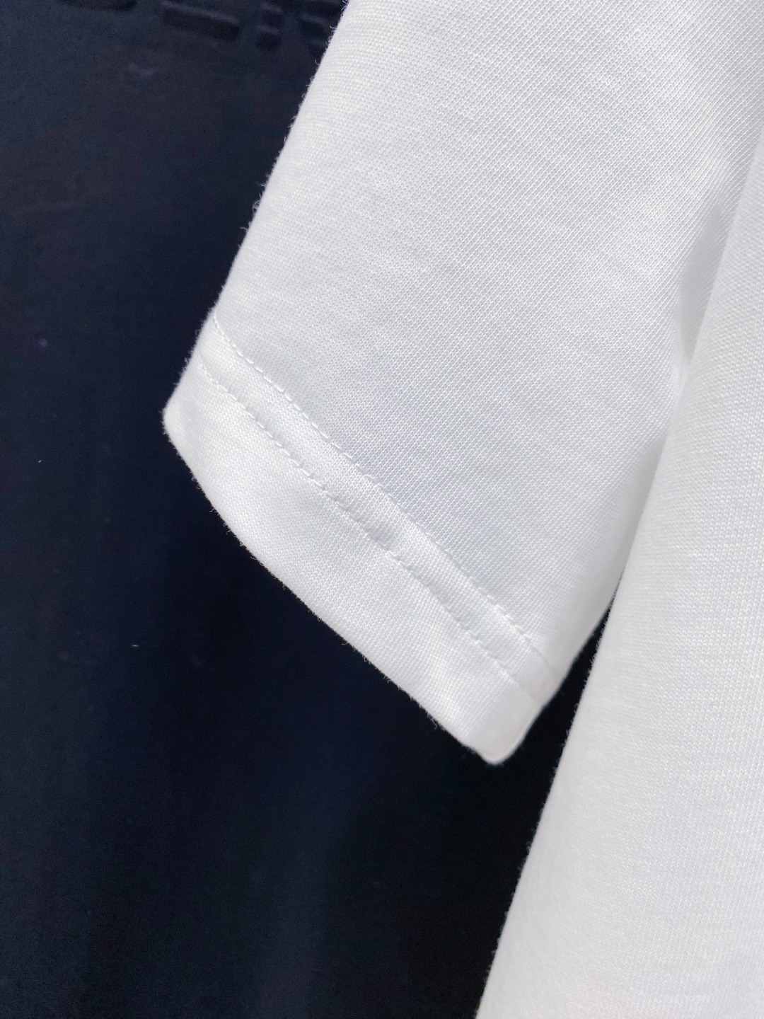 巴宝*Burberry 25SS春夏新款首发专柜最新款短袖圆领T恤 高端订制 设计前卫时尚！品牌logo