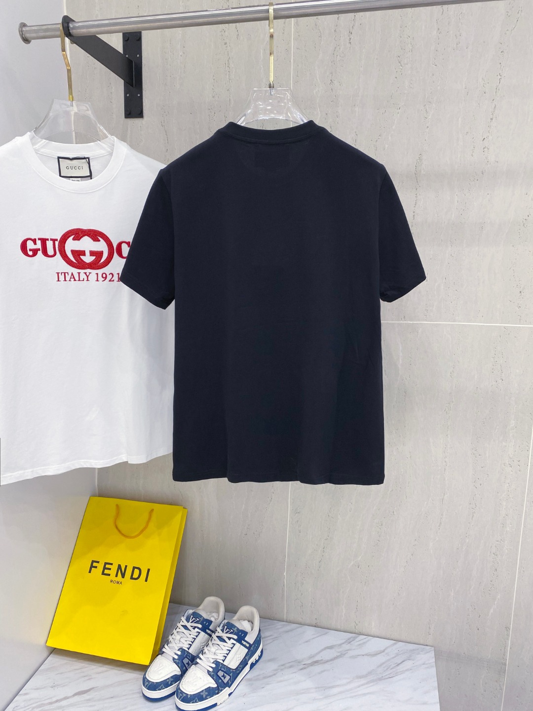 古*Gucci 25SS春夏新款首发专柜最新款短袖圆领T恤 高端订制 设计前卫时尚！品牌logo重工艺设