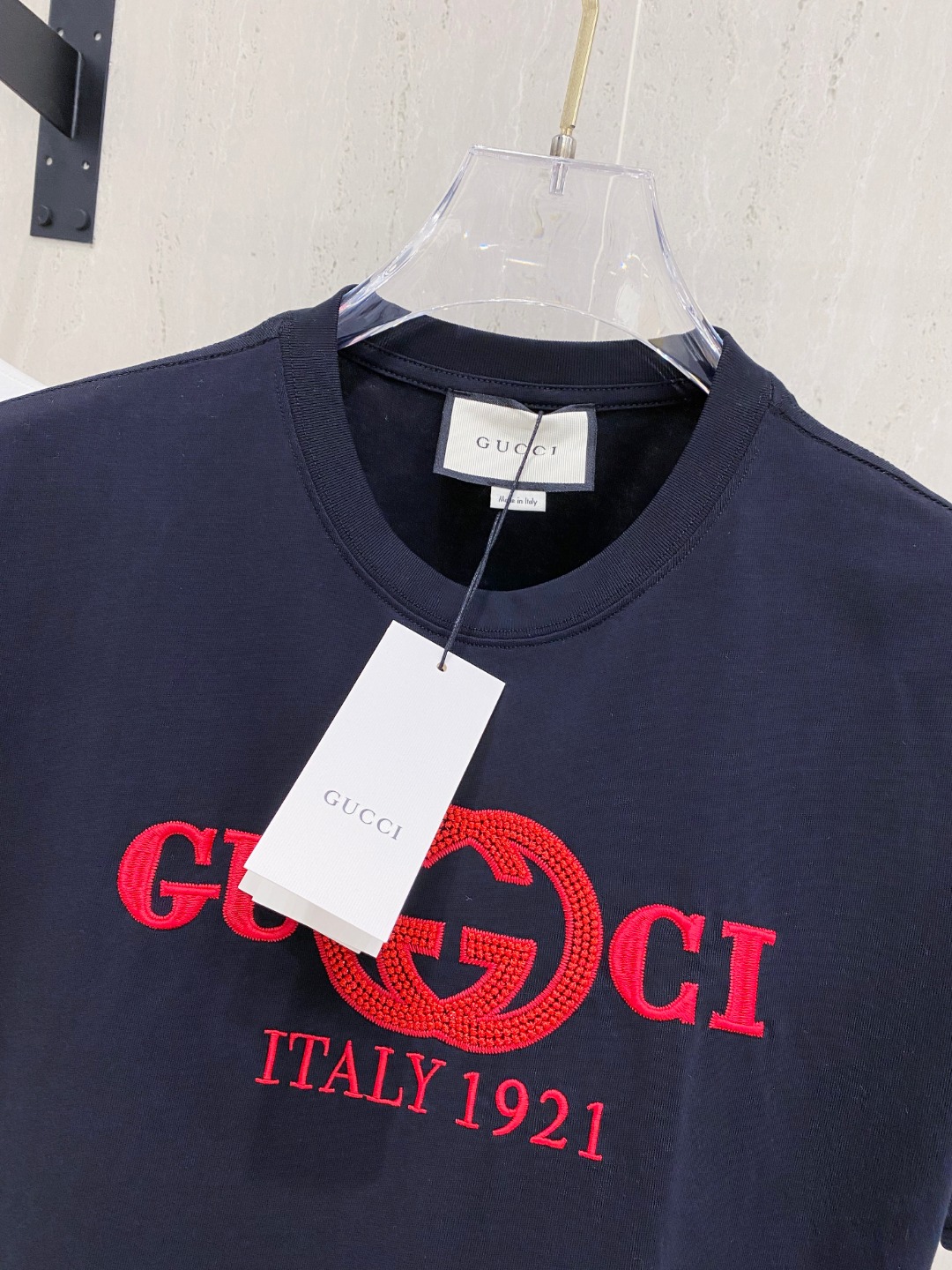 古*Gucci 25SS春夏新款首发专柜最新款短袖圆领T恤 高端订制 设计前卫时尚！品牌logo重工艺设