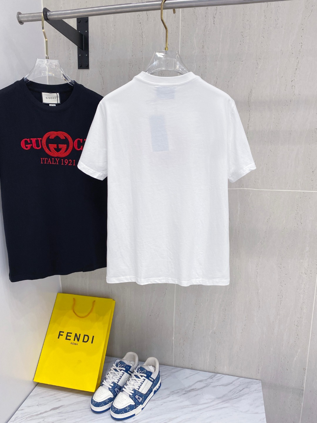 古*Gucci 25SS春夏新款首发专柜最新款短袖圆领T恤 高端订制 设计前卫时尚！品牌logo重工艺设