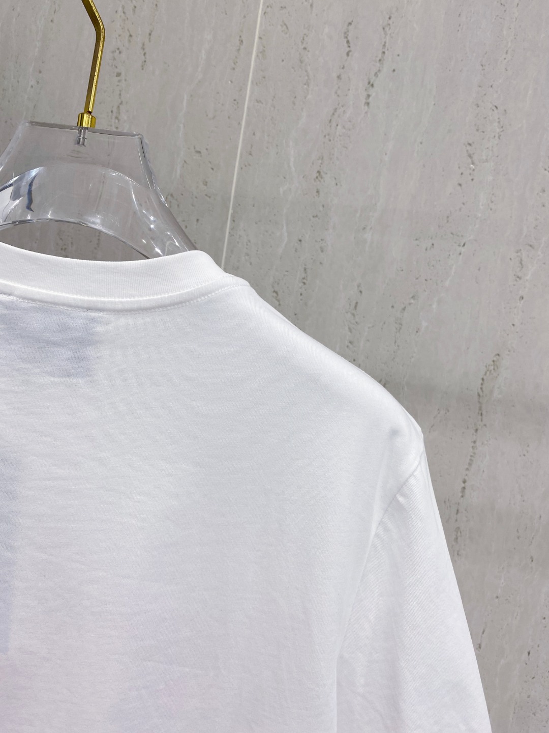 古*Gucci 25SS春夏新款首发专柜最新款短袖圆领T恤 高端订制 设计前卫时尚！品牌logo重工艺设