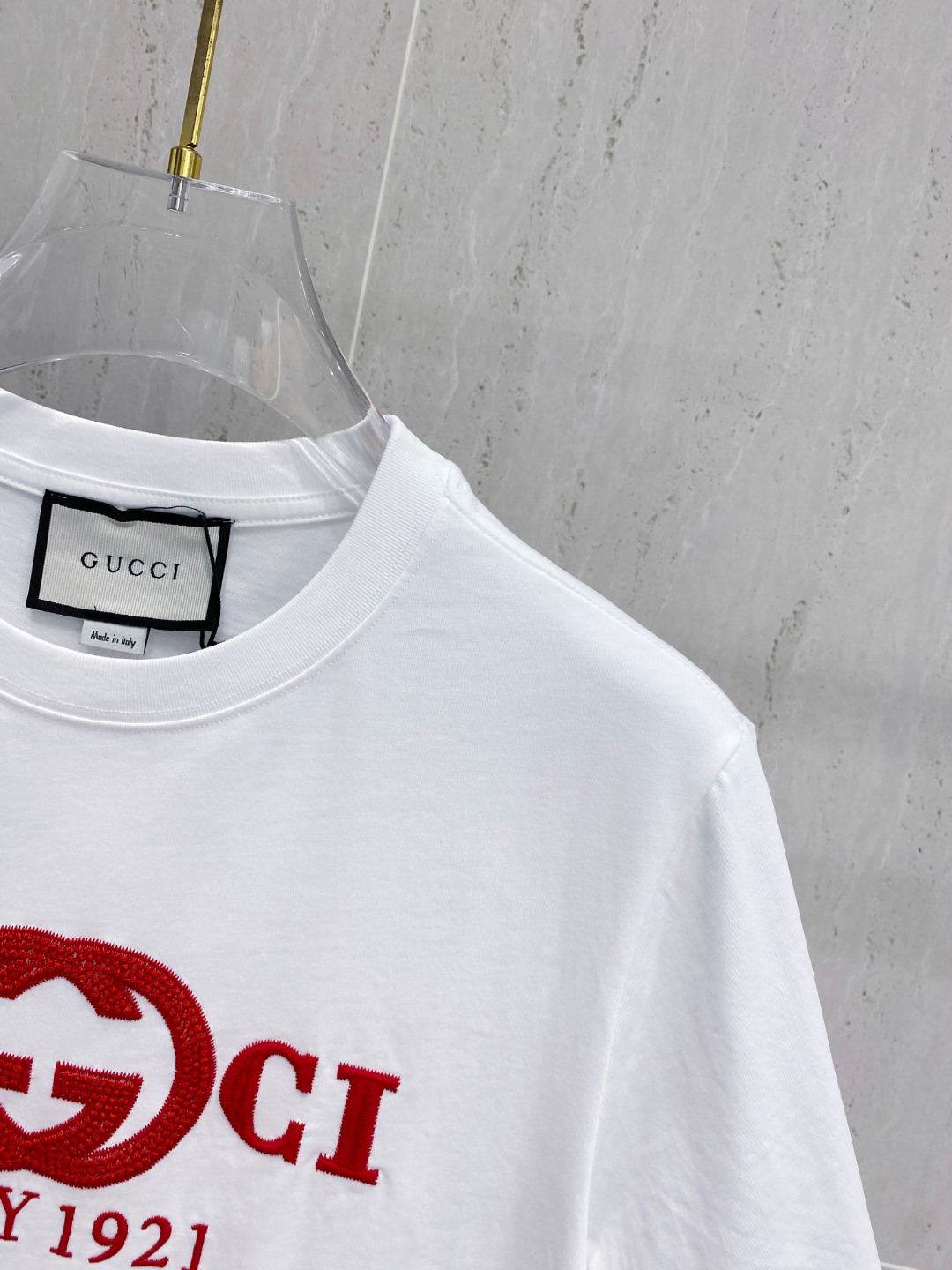 古*Gucci 25SS春夏新款首发专柜最新款短袖圆领T恤 高端订制 设计前卫时尚！品牌logo重工艺设