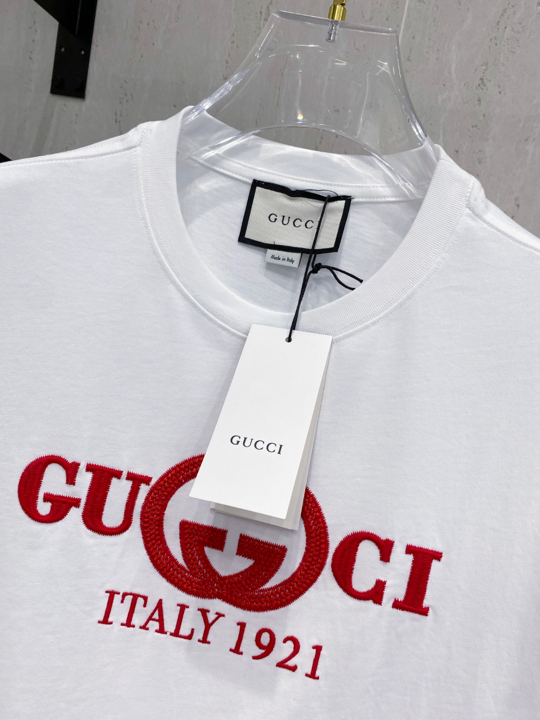 古*Gucci 25SS春夏新款首发专柜最新款短袖圆领T恤 高端订制 设计前卫时尚！品牌logo重工艺设