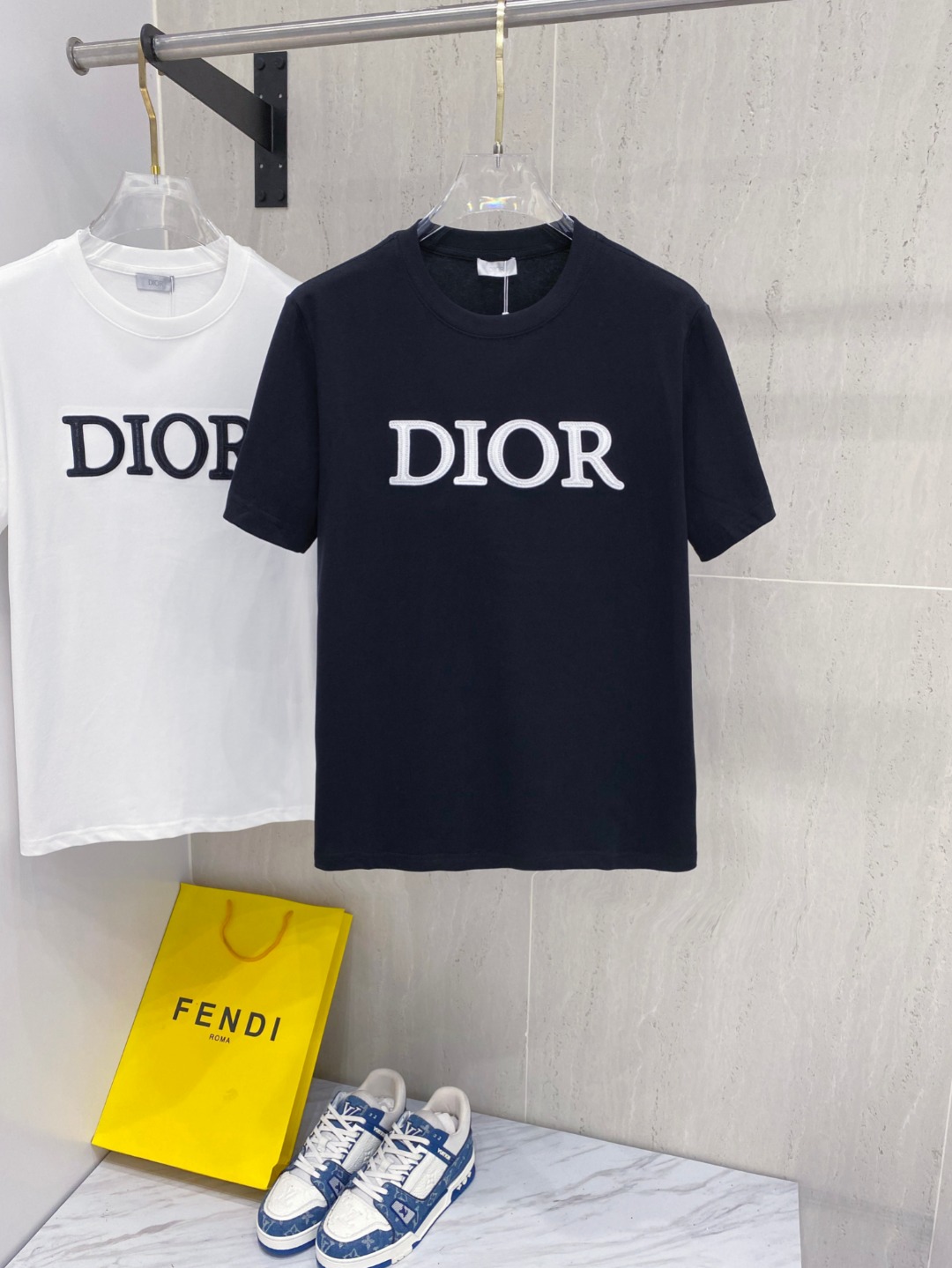 迪*DIOR 25SS春夏新款首发专柜最新款短袖圆领T恤 高端订制 设计前卫时尚！品牌logo重工艺设计