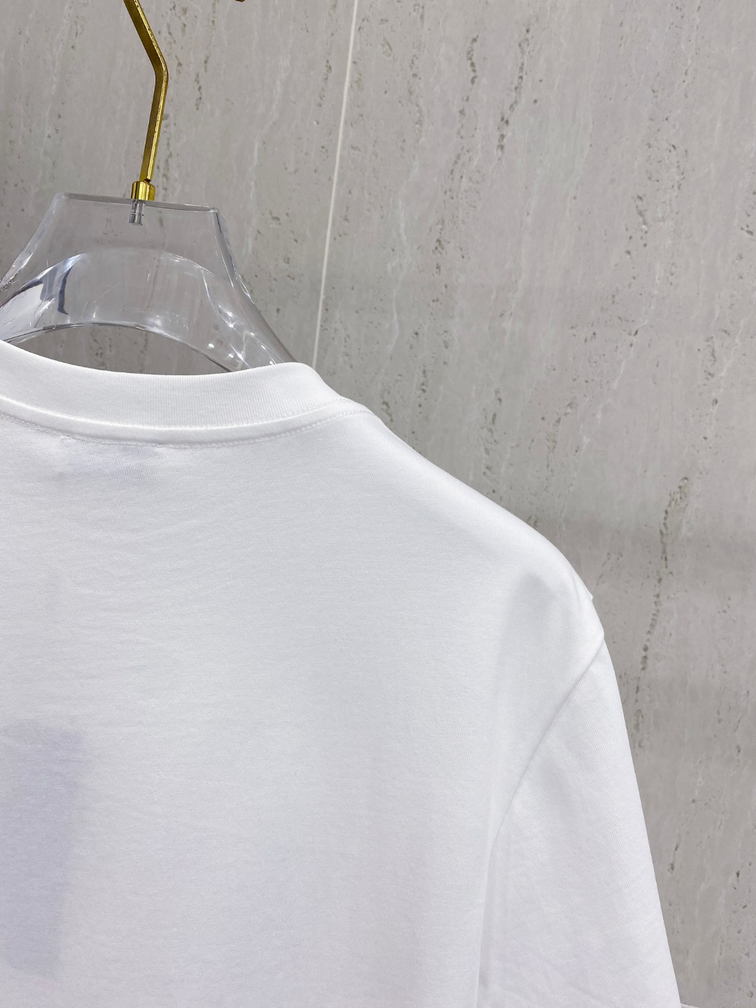 迪*DIOR 25SS春夏新款首发专柜最新款短袖圆领T恤 高端订制 设计前卫时尚！品牌logo重工艺设计