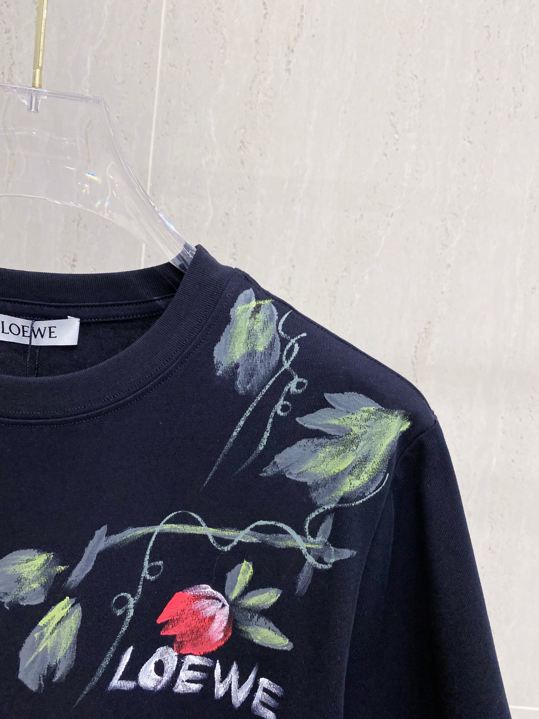 罗意*LOEWE 25SS春夏新款首发专柜最新款短袖圆领T恤 手绘高端订制 设计前卫时尚！品牌logo重