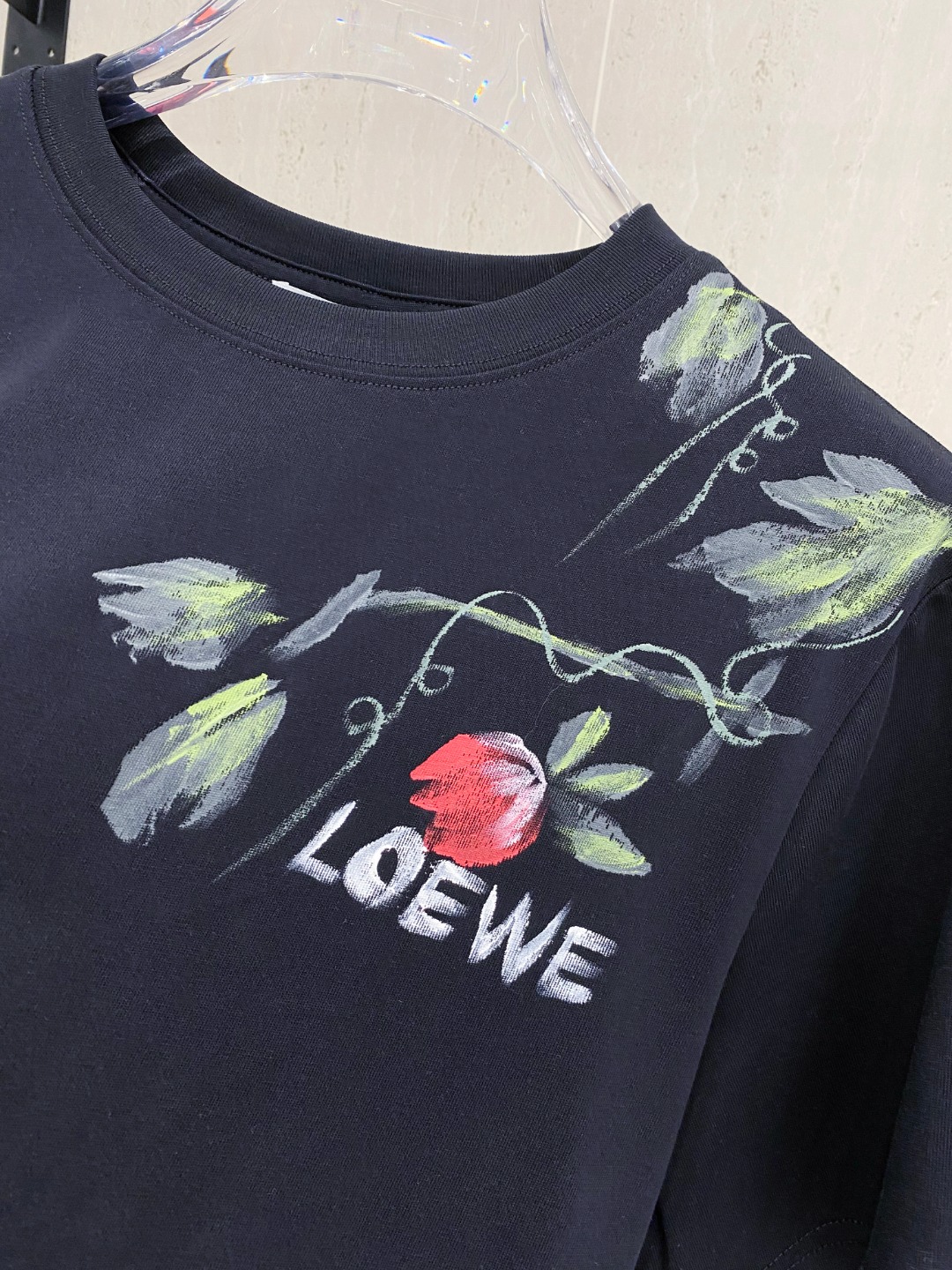 罗意*LOEWE 25SS春夏新款首发专柜最新款短袖圆领T恤 手绘高端订制 设计前卫时尚！品牌logo重