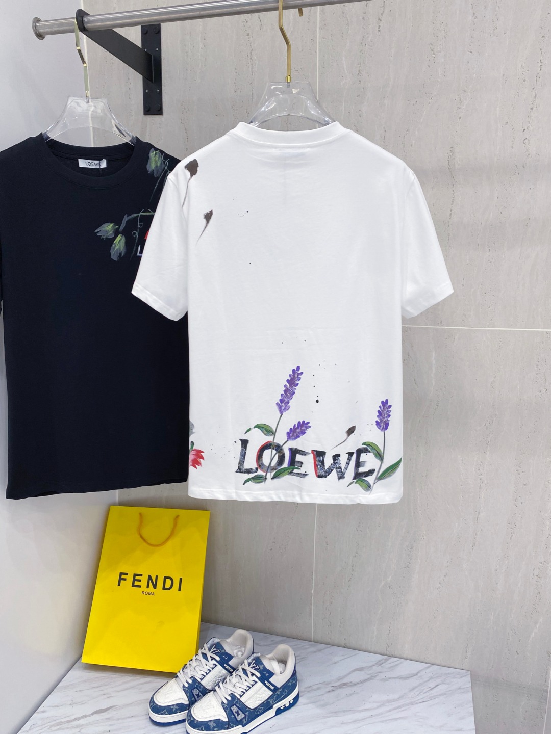 罗意*LOEWE 25SS春夏新款首发专柜最新款短袖圆领T恤 手绘高端订制 设计前卫时尚！品牌logo重