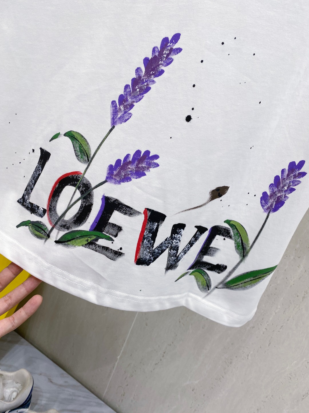 罗意*LOEWE 25SS春夏新款首发专柜最新款短袖圆领T恤 手绘高端订制 设计前卫时尚！品牌logo重