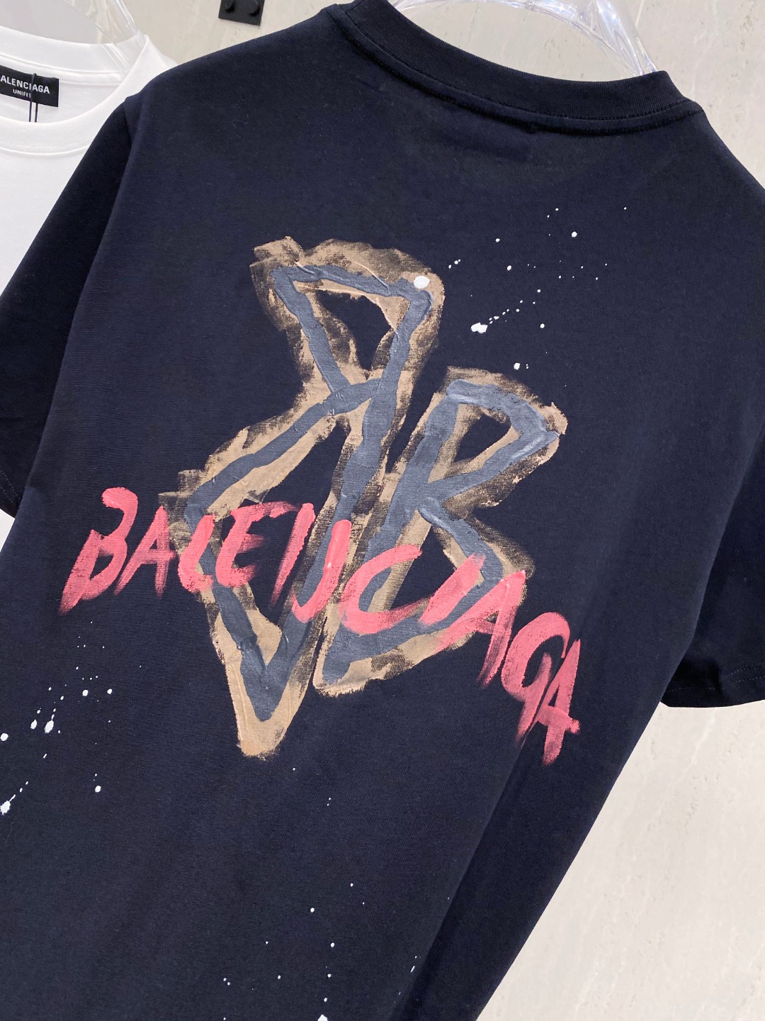 巴黎世*BALENCIAGA 25SS春夏新款首发专柜最新款短袖圆领T恤 手绘高端订制 设计前卫时尚！品