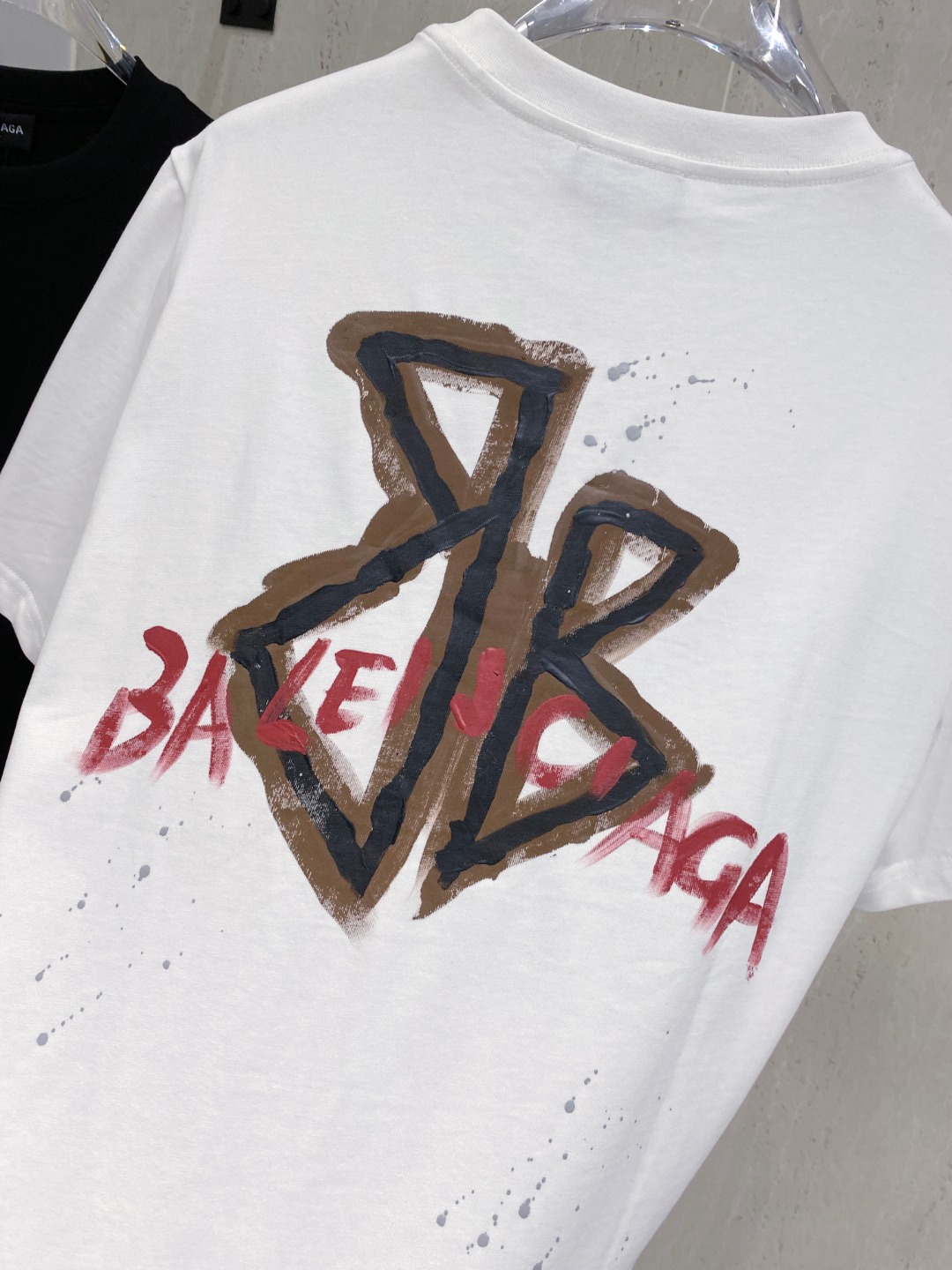 巴黎世*BALENCIAGA 25SS春夏新款首发专柜最新款短袖圆领T恤 手绘高端订制 设计前卫时尚！品